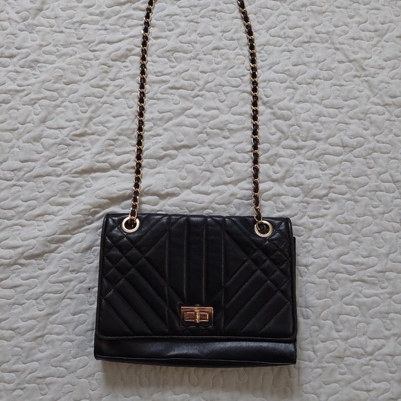 Black faux leather crossbody purse with adjustable stap and art deco pattern - Picture 2 of 8